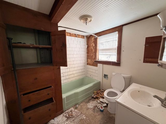 12 Delong Road, Duxbury, VT 05660