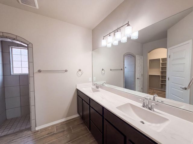 6384 Red Falcon Drive NE, Rio Rancho, NM 87144