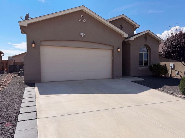 6384 Red Falcon Drive NE, Rio Rancho, NM 87144