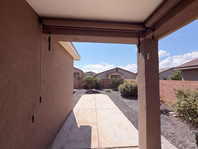 6384 Red Falcon Drive NE, Rio Rancho, NM 87144