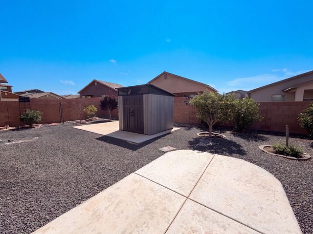 6384 Red Falcon Drive NE, Rio Rancho, NM 87144