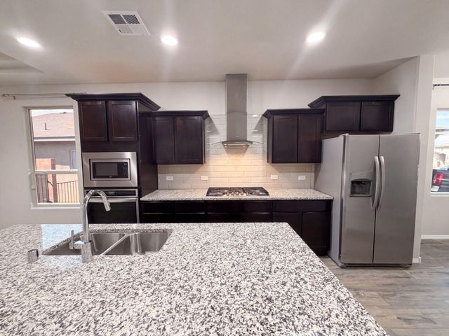 6384 Red Falcon Drive NE, Rio Rancho, NM 87144