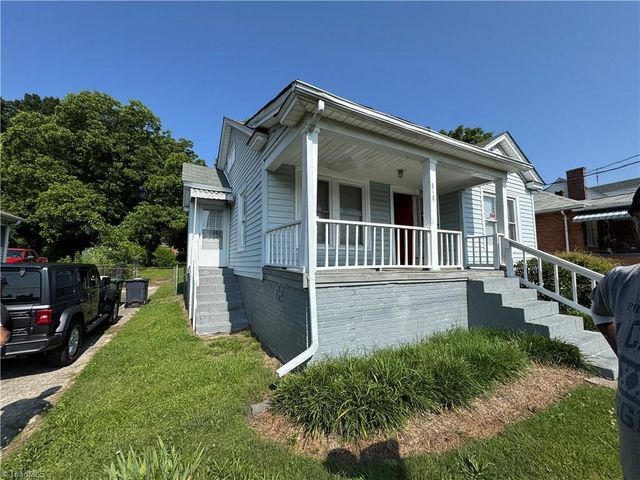 818 S Benbow Road, Greensboro, NC 27401