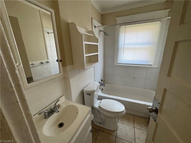 818 S Benbow Road, Greensboro, NC 27401