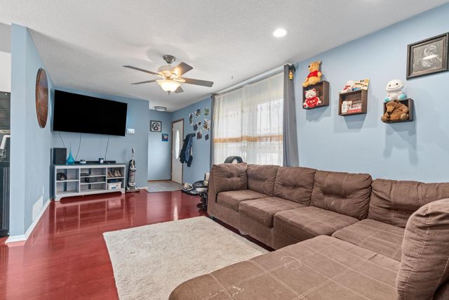 811 Page Street SW, Isanti, MN 55040