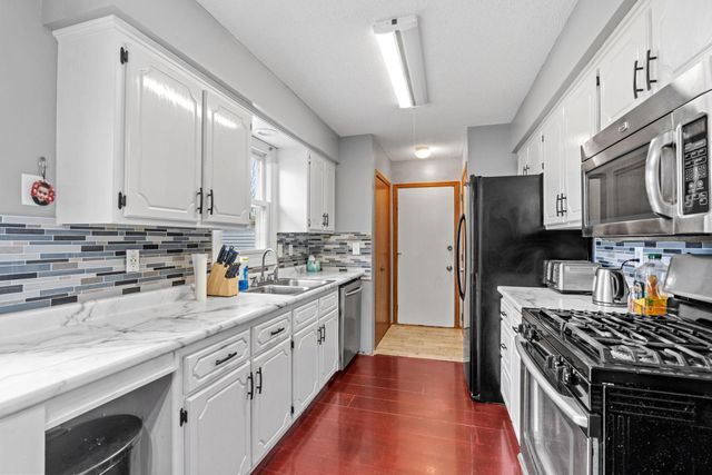 811 Page Street SW, Isanti, MN 55040