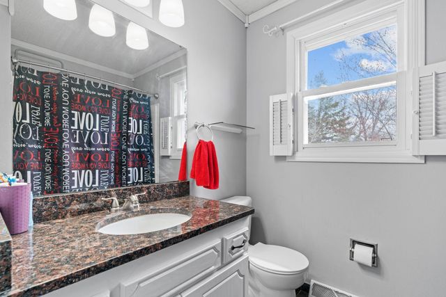 811 Page Street SW, Isanti, MN 55040