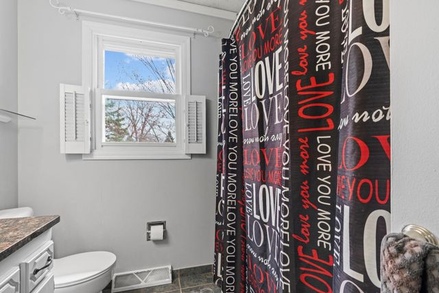 811 Page Street SW, Isanti, MN 55040