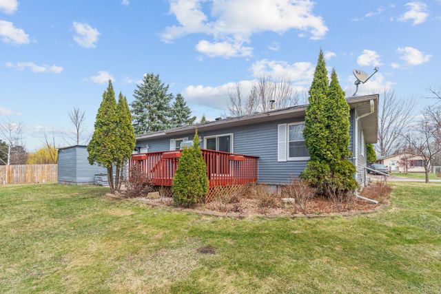 811 Page Street SW, Isanti, MN 55040