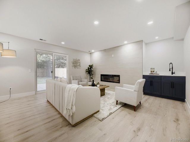 7711 S Rosemary Way, Centennial, CO 80112