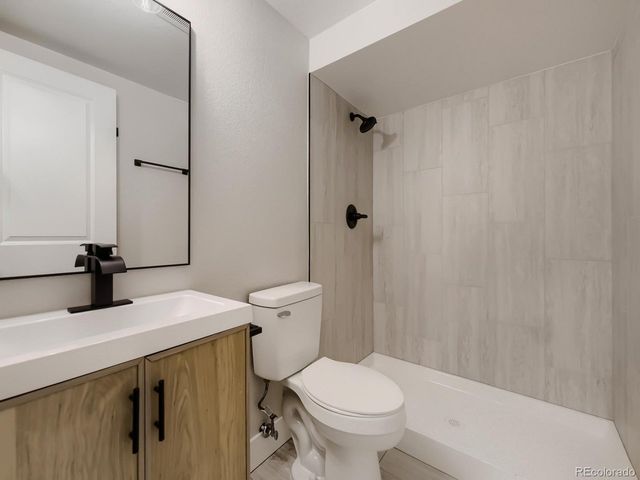 7711 S Rosemary Way, Centennial, CO 80112