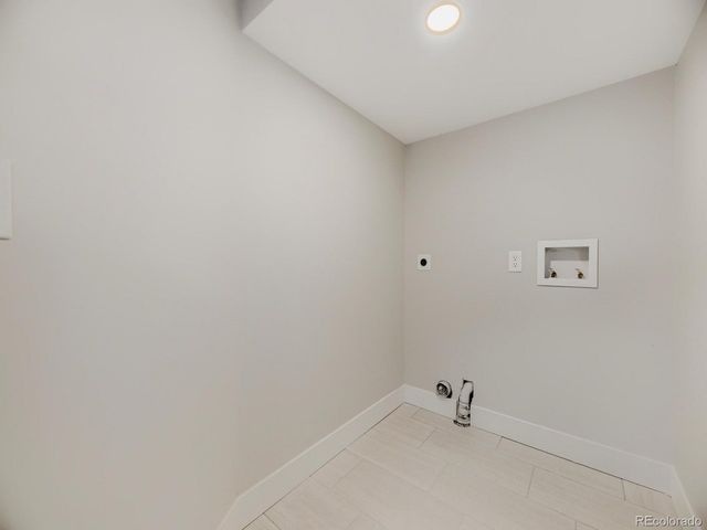 7711 S Rosemary Way, Centennial, CO 80112
