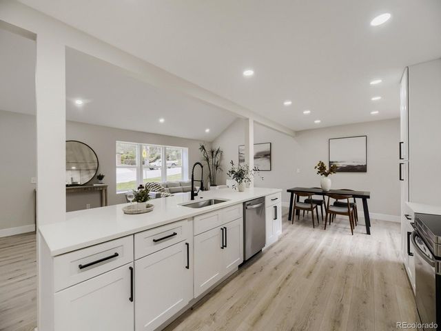 7711 S Rosemary Way, Centennial, CO 80112