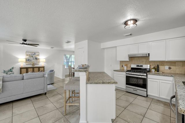 17602 S Summit Canyon Drive, Houston, TX 77095