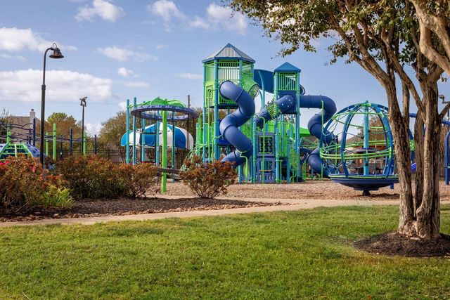 17602 S Summit Canyon Drive, Houston, TX 77095