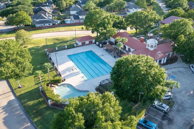 17602 S Summit Canyon Drive, Houston, TX 77095