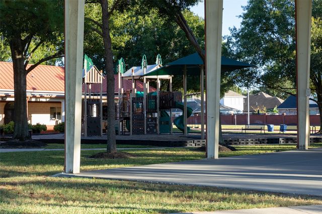 17602 S Summit Canyon Drive, Houston, TX 77095