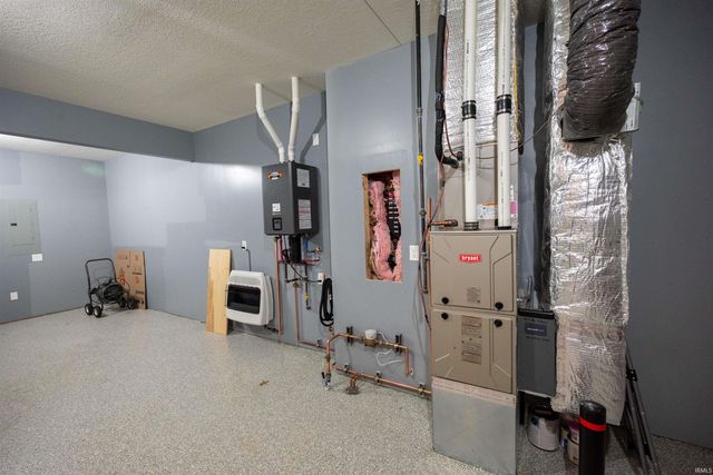 765 Waxwing Court, Roanoke, IN 46783