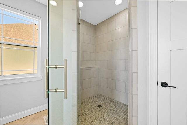 1525 Mohican TRAIL, Waukesha, WI 53189