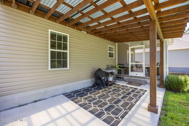 7165 Old Stump Drive SE, Leland, NC 28451
