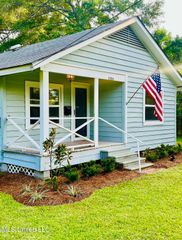 1406 Polk Avenue, Pascagoula, MS 39567