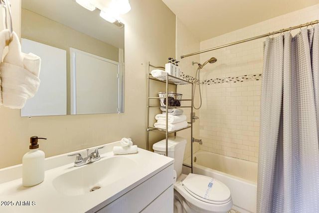 1027 S SIESTA Lane, Tempe, AZ 85281