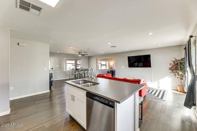 1027 S SIESTA Lane, Tempe, AZ 85281