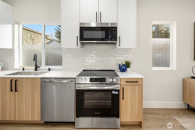 1411 Martin Luther King Jr Way, Seattle, WA 98122