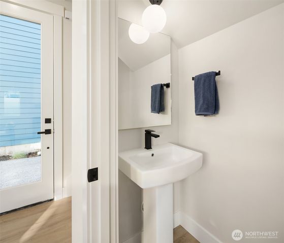 1411 Martin Luther King Jr Way, Seattle, WA 98122