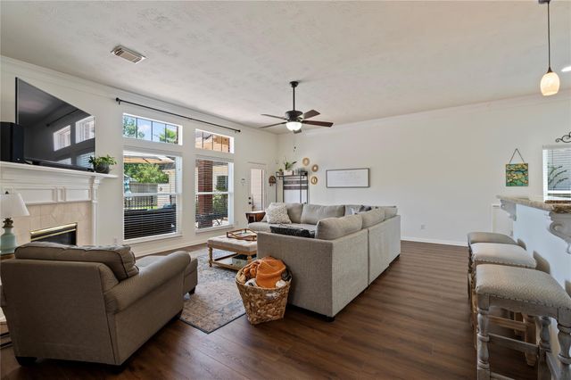 803 Hackberry Lane, Friendswood, TX 77546