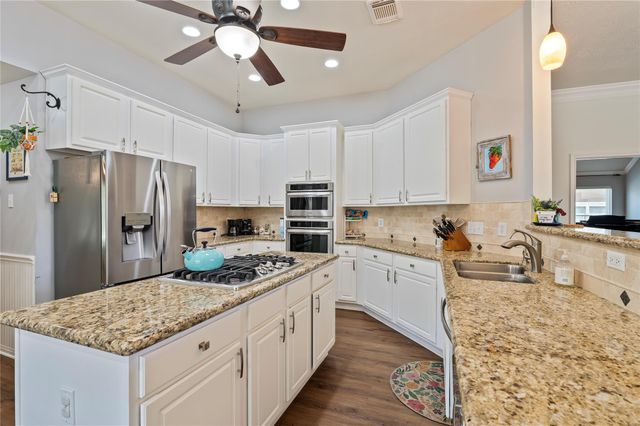 803 Hackberry Lane, Friendswood, TX 77546