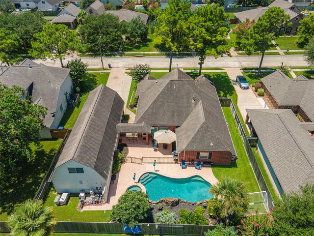 803 Hackberry Lane, Friendswood, TX 77546