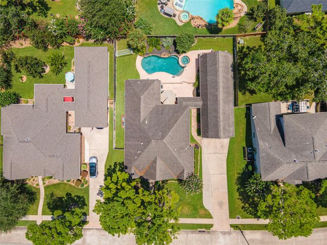 803 Hackberry Lane, Friendswood, TX 77546