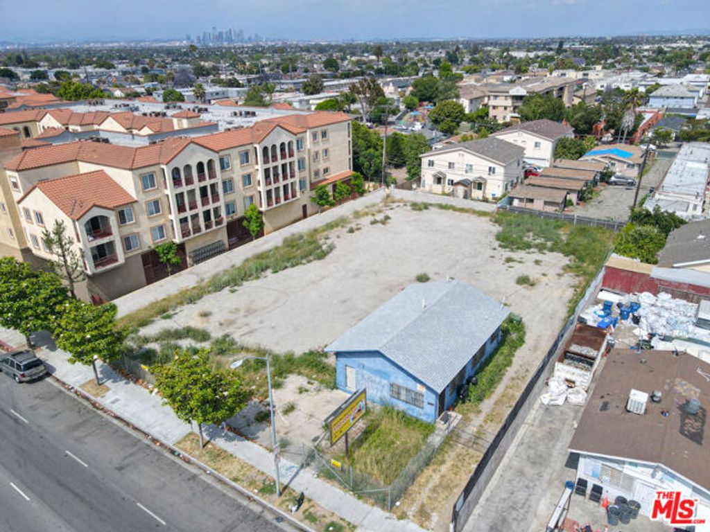 6200 Crenshaw Boulevard, Los Angeles, CA 90043