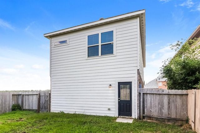 339 Sea Breeze Drive, Bacliff, TX 77518