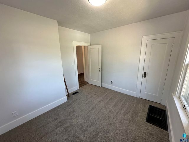 726 W 26th St Street, Sioux Falls, SD 57105