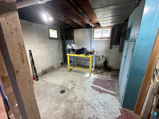 726 W 26th St Street, Sioux Falls, SD 57105