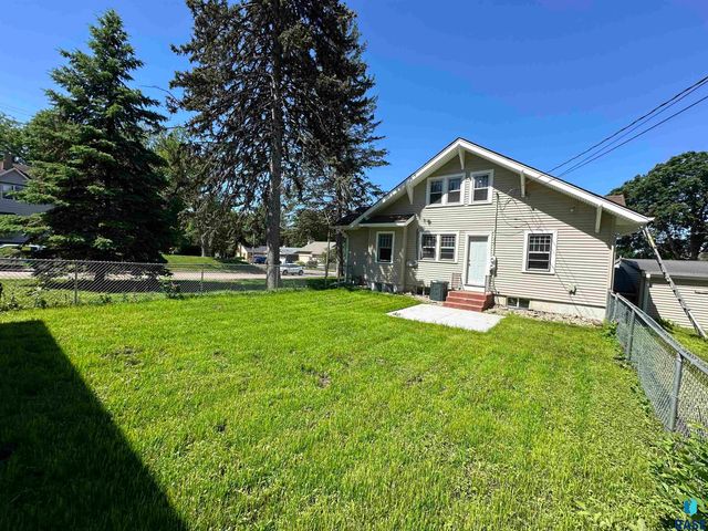 726 W 26th St Street, Sioux Falls, SD 57105