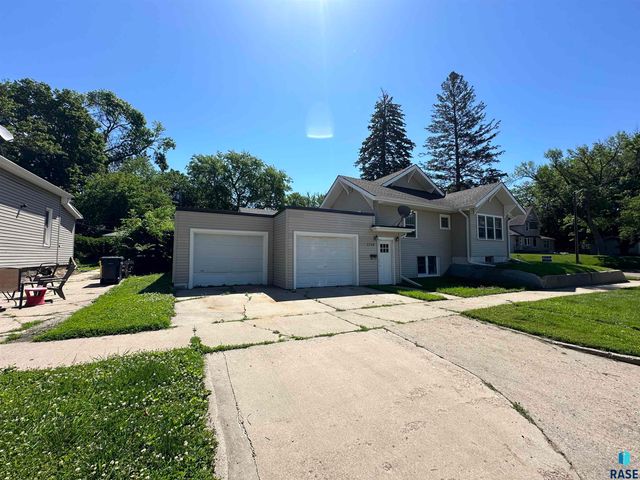 726 W 26th St Street, Sioux Falls, SD 57105