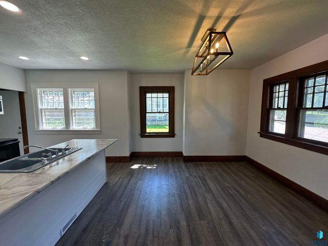 726 W 26th St Street, Sioux Falls, SD 57105