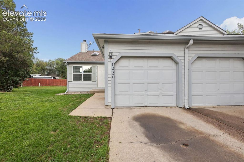1237 Firefly Circle, Colorado Springs, CO 80916 — photo 2