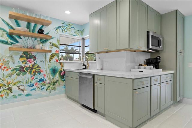2412 N Lakeside Drive, Lake Worth Beach, FL 33460