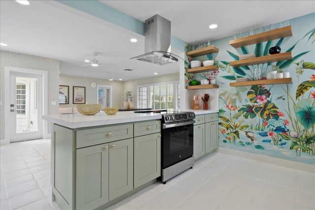 2412 N Lakeside Drive, Lake Worth Beach, FL 33460