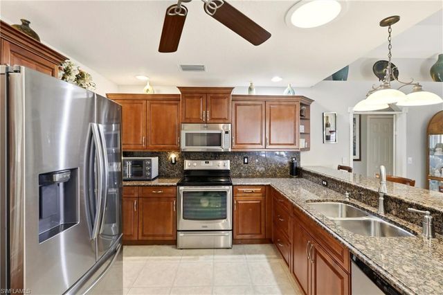 1713 NE 2nd ST, Cape Coral, FL 33909