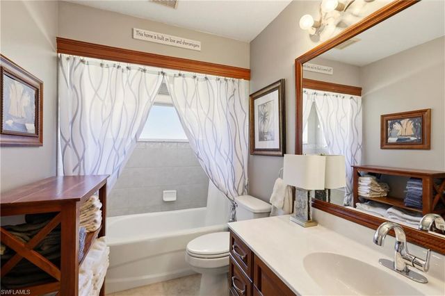 1713 NE 2nd ST, Cape Coral, FL 33909