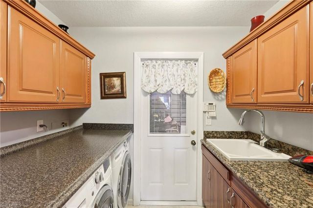 1713 NE 2nd ST, Cape Coral, FL 33909