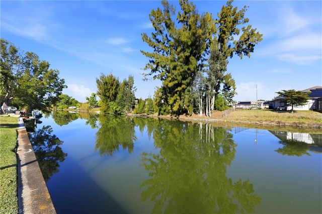 1713 NE 2nd ST, Cape Coral, FL 33909