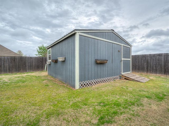 20629 Twisted Oak Road, Harrah, OK 73045