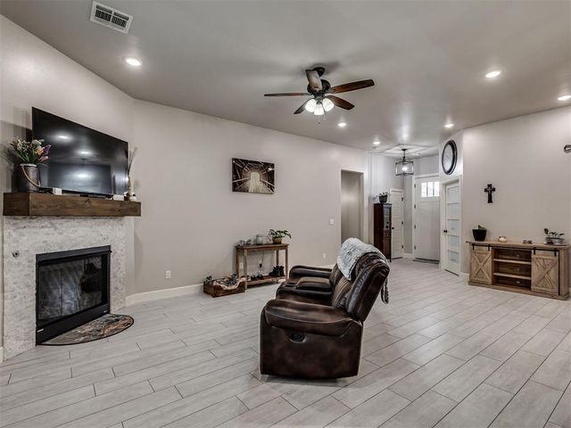 20629 Twisted Oak Road, Harrah, OK 73045