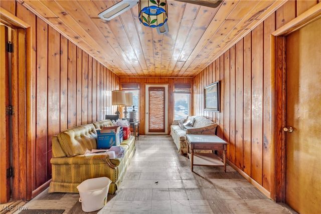 969 East Avenue, Tallmadge, OH 44278